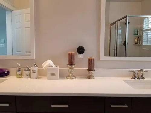 Vista 8 de The Nest Mini Easy Genie Mount 2ª generación 2019: el soporte de pared de salida más simple y limpio para el nuevo Google Nest Mini, no requiere