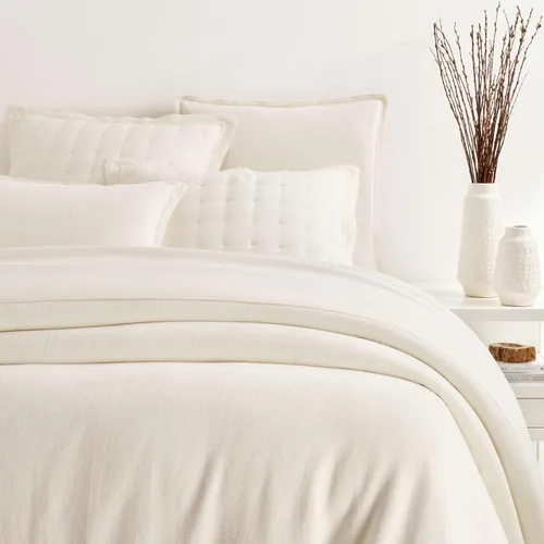 Vista 6 de Pine Cone Hill Resist Dot Indigo Manta Cubrecama, Tamaño King, Patrón Gráfico Azul