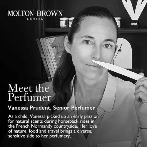 Vista 4 de Molton Brown Deliciosas cañas con aroma a ruibarbo y rosa, 5 onzas líquidas