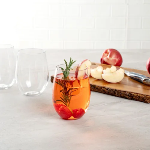 Vista 4 de Restaurantware Bev Tek - Copas de vino reutilizables de 3.2 x 3.2 x 4.5 pulgadas, 10 copas de vino duraderas para fiestas, inastillables, ligeras