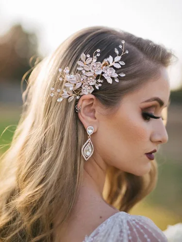 Vista 2 de SWEETV - Peineta de novia con diamantes de imitación, hecha a mano, diseño de flores