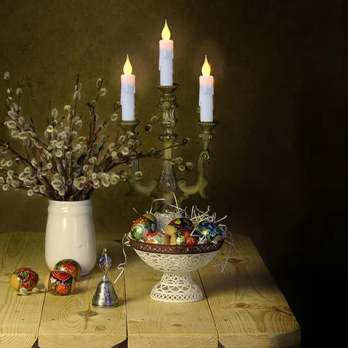 Vista 4 de Velas cónicas blancas que funcionan con pilas con temporizador, vela larga sin llama parpadeante, vela cónica LED de 6.75 pulgadas con llama, vela