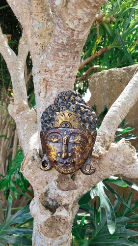 Vista 5 de Máscara de Buda Harmony de oro rojo - Invita la paz y la calma a tu espacio, decoración de pared