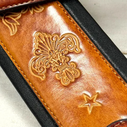 Vista 4 de Walker And Williams GB-23 - Correa de guitarra acolchada con diseño de flor de Lis y cadena francesa para guitarras acústicas, eléctricas y bajas