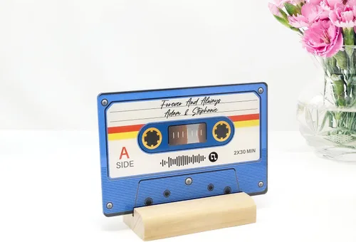 ARTSWAVE ‏Luz de cinta de casete retro personalizada | Luz nocturna personalizada | Mixtape | Regalo para él | Regalo para ella de 4 x 6 pulgadas