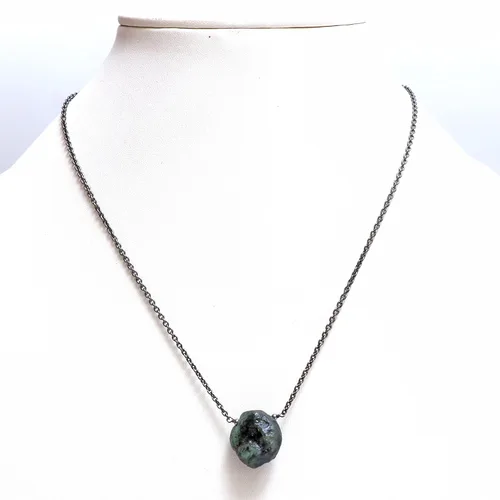 Vista 2 de Gempires Natural Raw Emerald Pendant Necklace, 15-20 mm Gemstone With Black Plated 16 + 2 Inch Adjustable Chain