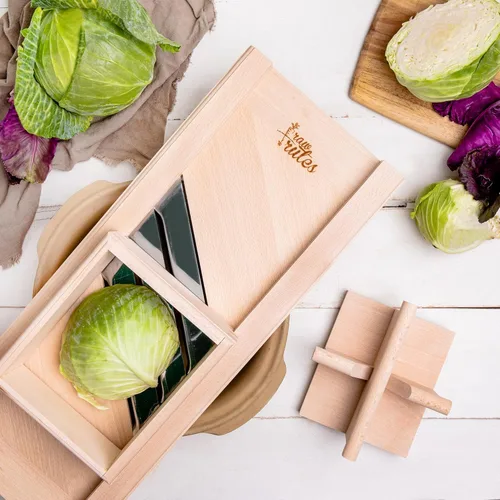 Vista 5 de Trituradora tradicional de madera con protector de mano para chucrut y ensalada de col finamente cortados - Calidad de reliquia - ¡Fabricado