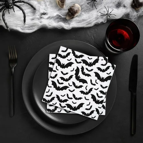 Vista 4 de Paquete de 80 servilletas de papel de Halloween de 6.5 x 6.5 pulgadas, servilletas de papel desechables de murciélago negro, servilletas de mano