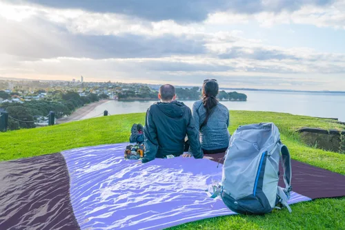 Vista 9 de WEKAPO Manta de Playa Resistente a la Arena e Impermeable, Alfombrilla de Playa Extra Grande, Alfombrilla Sin Arena de Tamaño Grande y Compacta