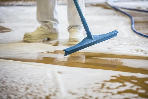 Vista 8 de Vikan 71603 Escobilla de goma, Ultra Higiene, 24", PP/RB, Azul