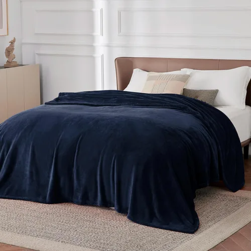 Vista 6 de Bedsure GentleSoft - Mantas de forro polar azul marino tamaño Queen - Manta de cama azul suave ligera afelpada difusa acogedora microfibra de lujo
