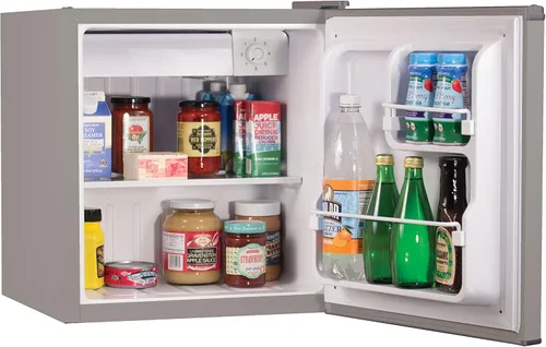 Vista 4 de BLACK+DECKER BCRK17V Refrigerador compacto Energy Star Mini refrigerador de una sola puerta con congelador y COMFEE' EM720CPL-PMB Horno microondas