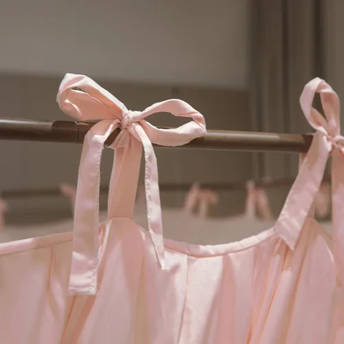Vista 7 de AIOOO Dosel de Cama con Cortina de Princesa de 4 Postes de Doble Capa Cómoda Mosquitera de Malla y Tela para Niñas Adultas Decoración de Dormitorio
