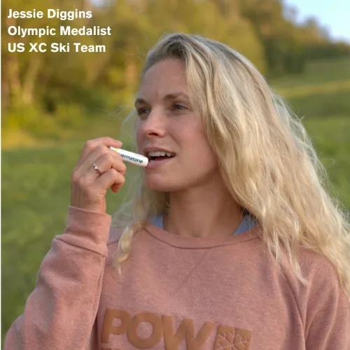 Vista 2 de Dermatone Bálsamo labial mineral Hidratante, seguro para arrecifes, sin oxibenzona Protección solar SPF 30 Protector solar labial de óxido