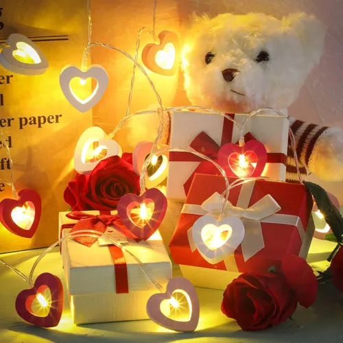 Vista 2 de Mudder Guirnalda de luces de hadas para el día de San Valentín, 10 pies, 20 luces LED de madera con forma de corazón rojo y rosa para San Valentín