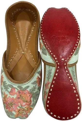 Vista 5 de Shoe Bazar Zapatos planos de Jutti multicolor para mujer Punjabi Jootis Threadwork Bohemian Flat Sandles hechos a mano con cuentas tradición