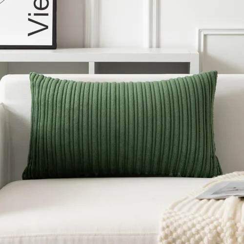 Vista 101 de UGASA - Fundas de almohada decorativas de terciopelo suave y sólidas de Navidad para sala de estar/sofá, 16 x 16 pulgadas, 2 unidades, color burdeos