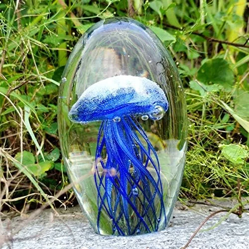 Vista 2 de vidrio soplado a mano – medusas pisapapeles, vidrio brilla en la oscuridad con base de luz multicolor.