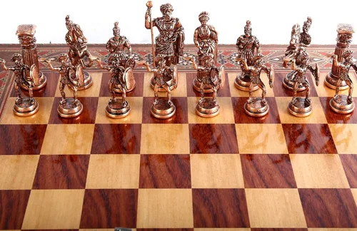 Vista 3 de Metal Chess Set for Adult Historical Antique Copper Rome Figures Handmade Pieces and Natural Solid Wooden Chess Board with Original Pearl Around