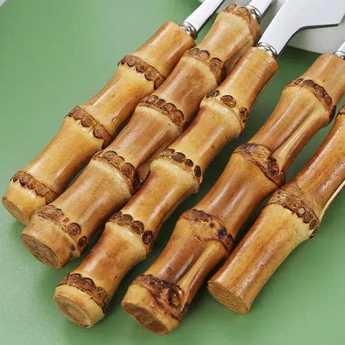 Vista 5 de Juego de cubiertos de bambú de 40 piezas para 8, juego de cubiertos de acero inoxidable 18/10 con mango de bambú, cubiertos de bambú natural