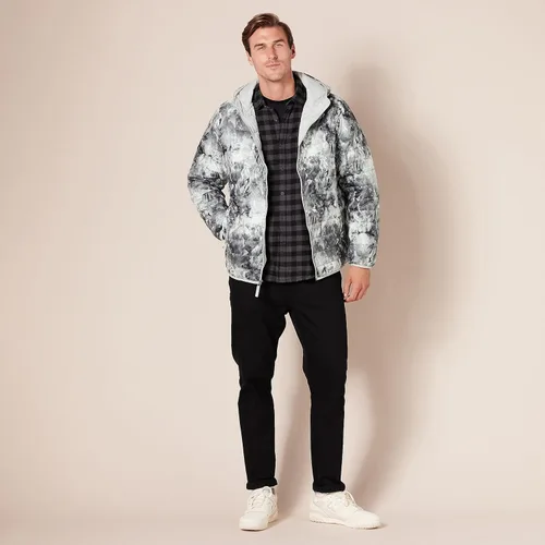 Vista 8 de Tienda Essentials Men's Lightweight Water-Resistant Packable Hooded Puffer Jacket