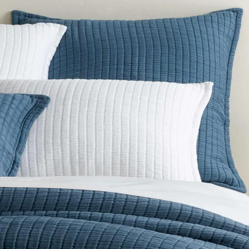 Pine Cone Hill Funda de almohada Boyfriend Aegean Matelasse, tamaño estándar, patrón sólido azul