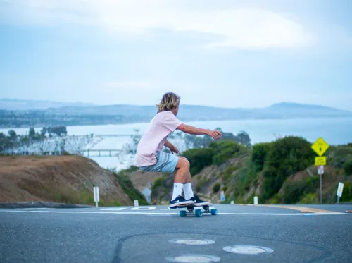 Vista 7 de Flow Surf Skates Cruiser - Tabla de arce norteamericano de 7 capas de 29"x10", truck de carving, completamente ensamblado, soporta hasta 275 lbs