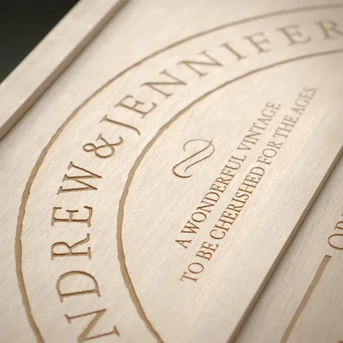 Vista 3 de Caja de vino de aniversario vintage familiar