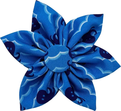 Vista 4 de Huxley & Kent Molinete para mascotas I'm Prickly Cactus (pequeño) Accesorio de collar de lazo de resorte Accesorio de collar divertido