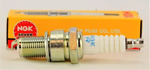 Vista 2 de Juego de 4 bujías estándar NGK BPR6ES, 7131