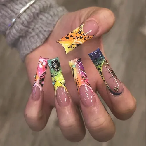 Vista 14 de BABALAL Uñas postizas punk a presión, uñas falsas cortas cuadradas, pegamento de caída de guepardo, uñas acrílicas azules y blancas con punta