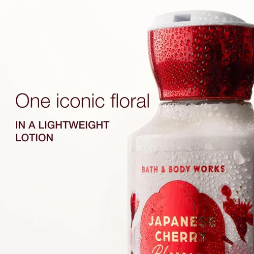 Vista 2 de Bath & Body Works Colección Signature Brote de Cerezo Japonés Loción corporal 8 fl oz (236 ml) - Nueva fórmula (2 paquetes)