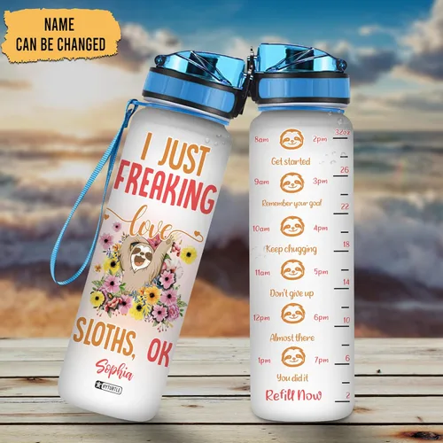 Vista 2 de Hyturtle Botella de agua motivacional personalizada con texto en inglés "I Just Freaking Love Sloths" de 32 onzas, botella de agua con seguimiento