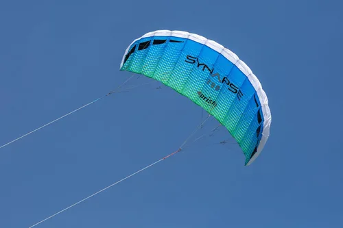 Vista 3 de Prism Kite Technology Synapse Cometa de parafoil de doble línea: una cometa de nivel de entrada ideal para niños y adultos para kiting de doble línea