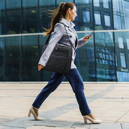 Vista 3 de Bolsa de viaje grande para estilista de USA Gear - Estuche para salón de cabello - Interior personalizable con divisores ajustables - Se adapta a