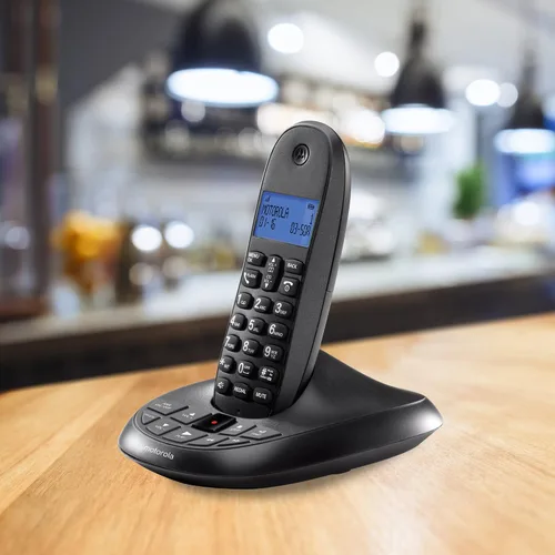 Vista 2 de Motorola DECT 6.0 Teléfono doméstico inalámbrico digital con contestador automático y tres teléfonos C1013LX