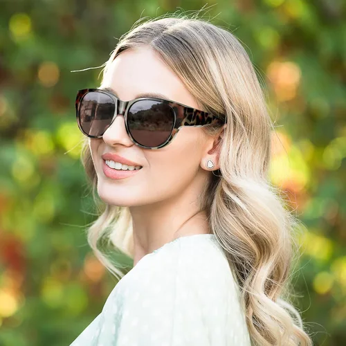 Vista 2 de URUMQI Gafas de sol que se ajustan sobre las gafas para mujer, gafas de sol redondas de moda ojo de gato polarizadas con protección UV400, montura