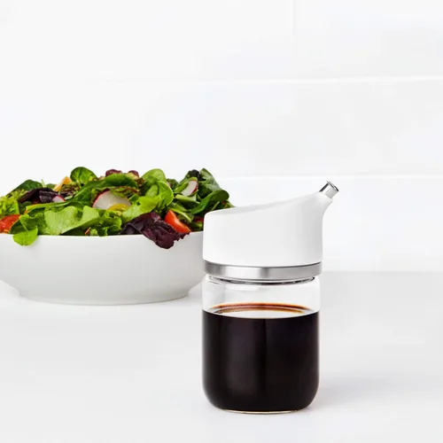 Vista 10 de OXO Good Grips - Dispensador de salsa de soja de vidrio de precisión de 5 onzas, transparente