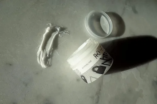 Vista 6 de R+Co HYPERLINK Fiber Stretch Pomade – Hair Styling Pomade for Hold & Flexibility, Adds Texture & Definition, All Hair Types