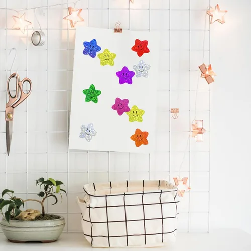 Vista 7 de Anwyll Calcomanías de cara sonriente de estrella, calcomanías de estrellas de cara feliz para niños, 500 unidades de calcomanías de estrella