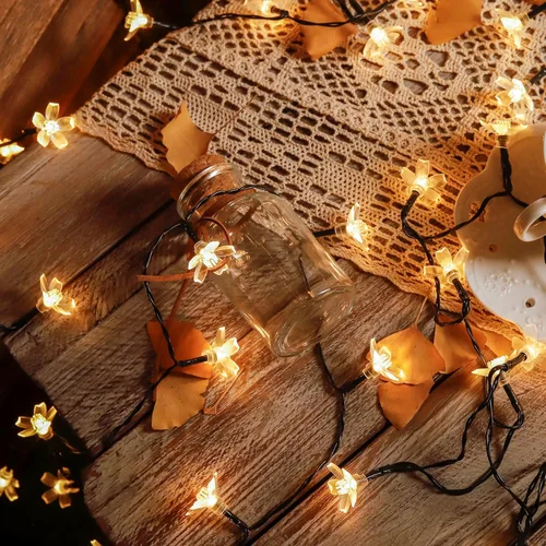 Vista 5 de HEYFUNi Paquete de 2 tiras de luces solares de flores, 50 LED de 21 pies, impermeables, 8 modos de luces de cerezo blanco cálido para árbol, patio