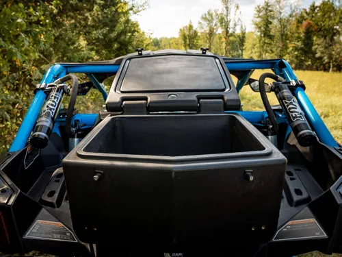 Vista 4 de SuperATV Enfriador con aislamiento trasero resistente para Can-Am Maverick X3 2017+ Capacidad de 30 litros 100% garantía de ajuste Tapa