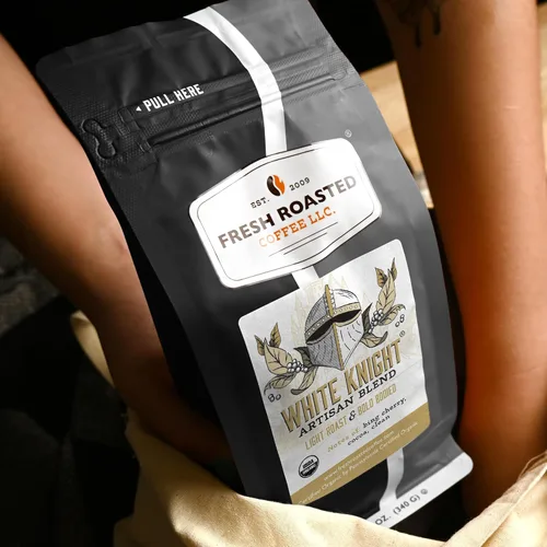 Vista 55 de Fresh Roasted Coffee, Caballero Negro Orgánico USDA Orgánico, Kosher Tostado oscuro 2 lb (32 oz) Molido