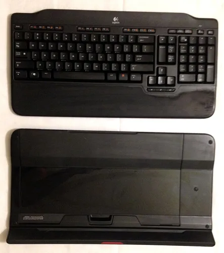 Vista 4 de Logitech Alto - Soporte para portátil con teclado inalámbrico. Capacidad para portátiles de hasta 15.4