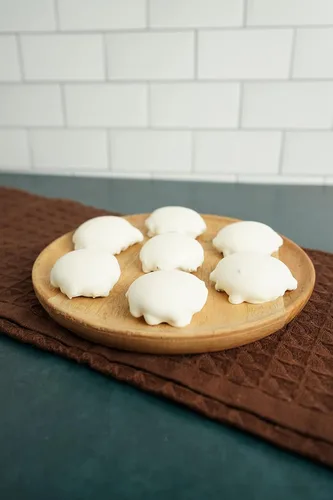 Vista 4 de Green Jay Gourmet Tortugas de chocolate blanco – Nueces y delicias de caramelo cubiertas de chocolate blanco dulce – Regalo de cumpleaños premium