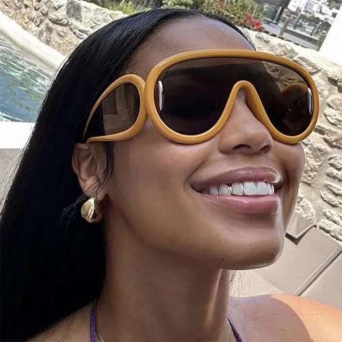 Vista 7 de HyeeMiZine Gafas de sol con máscara ondulada para mujeres y hombres, de gran tamaño, gafas de sol con visera de moda con espejo