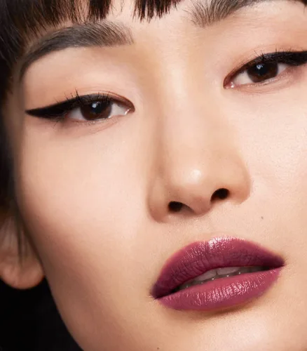 Vista 4 de MAKE Beauty Serum Balm Intense, Hidratante Lip Gloss. Aceite labial hidratante vegano pigmentado con efecto relleno. Tratamiento emoliente de labios