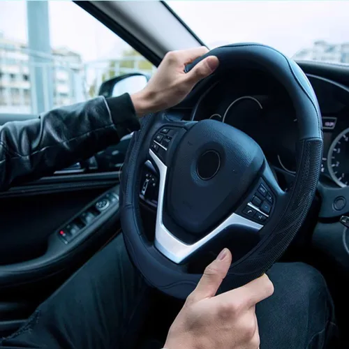Vista 5 de Alusbell Funda transpirable para volante de automóvil para hombres y mujeres, piel de microfibra de 15 pulgadas, color negro