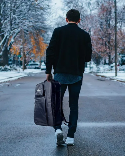 Vista 5 de Guitarra de viaje Lefty Solid Sitka - OF422L - Guitarra de cuerda de acero plegable acústica-eléctrica para zurdos - Funda portátil (sobrecarga)