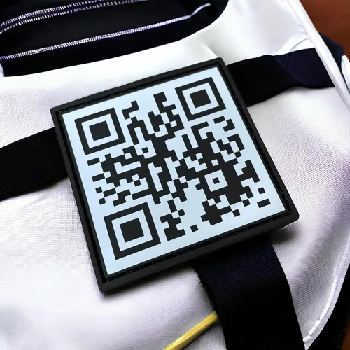 Vista 3 de Rick Roll - Parche de moral, meme de código QR, divertidos parches tácticos de mochila Parche militar de PVC para paquete de pecho, sombrero